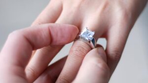 Simple Ways To Find Your Partner's Ring Size